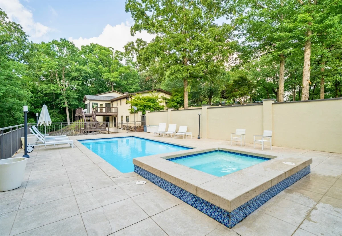 Home in Hot Springs property photo 3