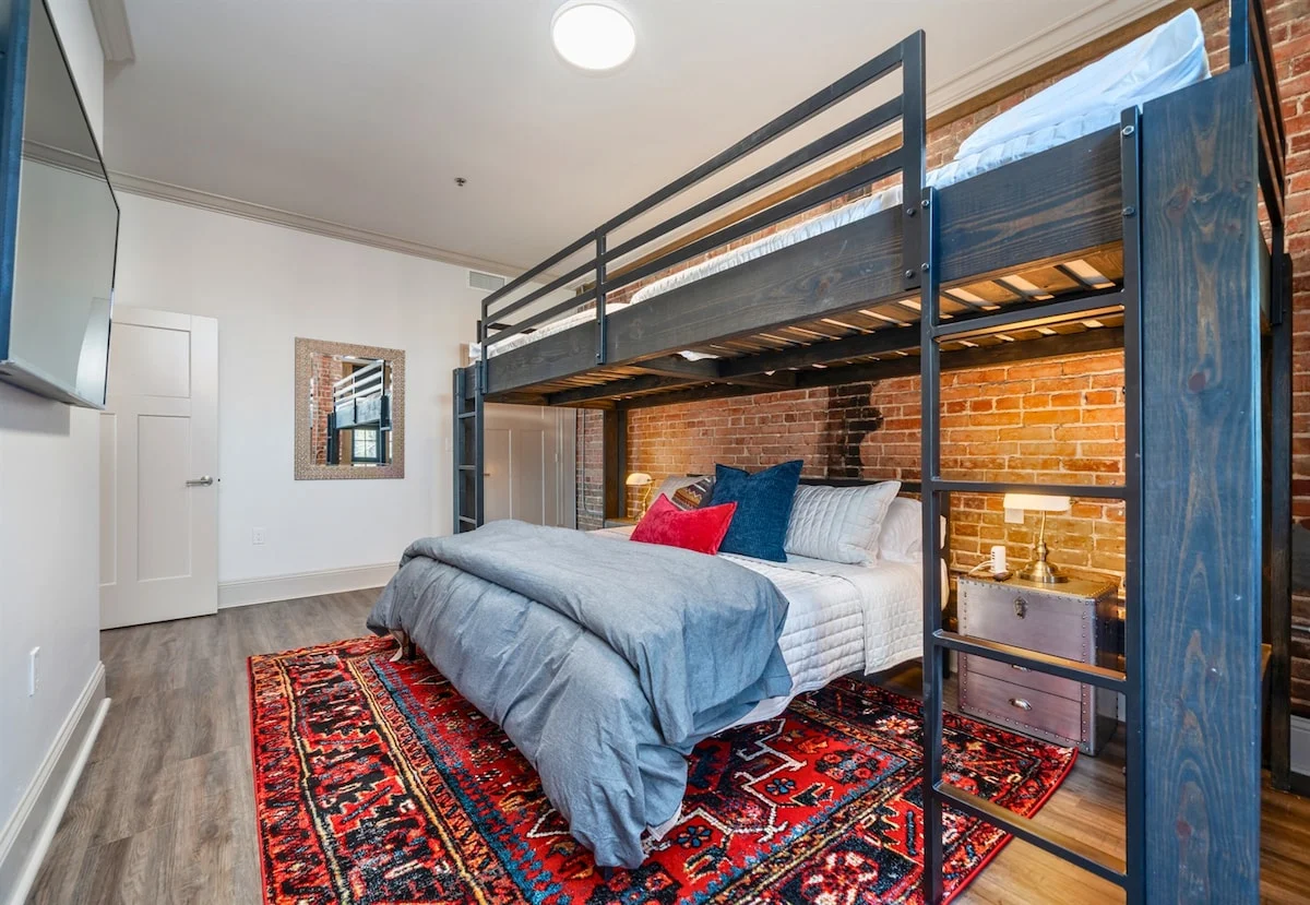 Bedroom 1 image 1