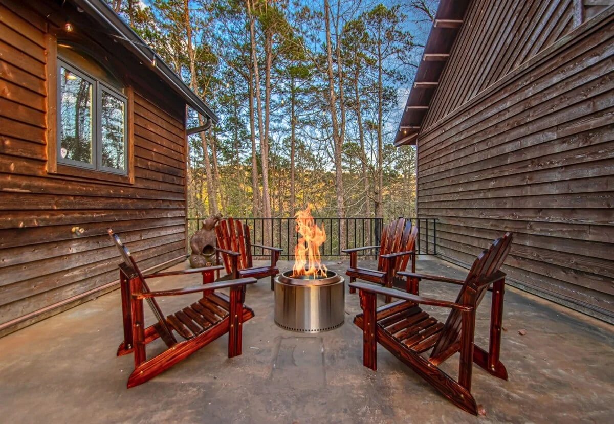 Home in Mountain Pine property photo 5