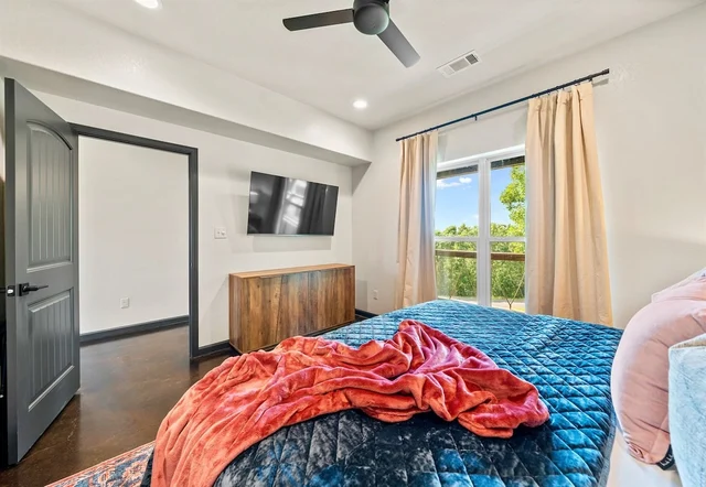Bedroom 1 image 1