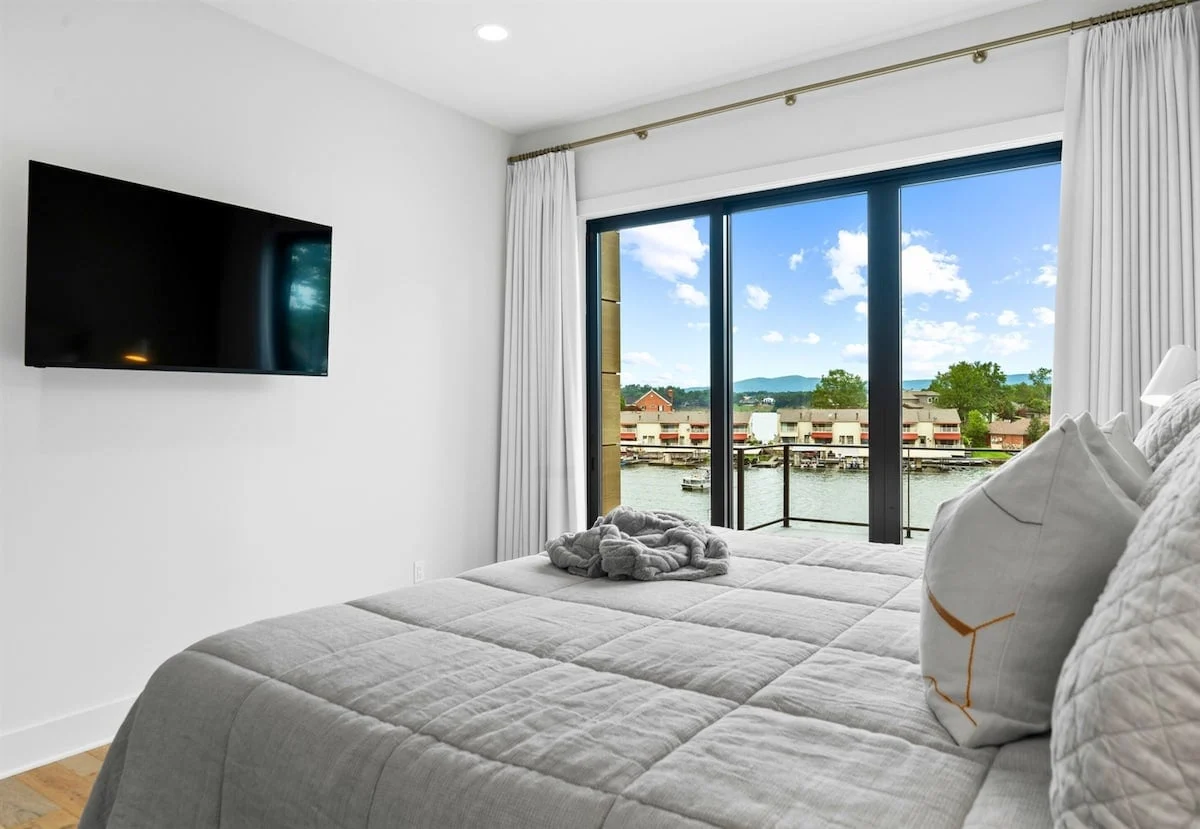 Bedroom 3 image 1