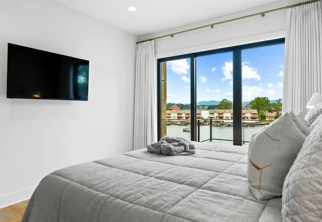 Bedroom 3 image 1