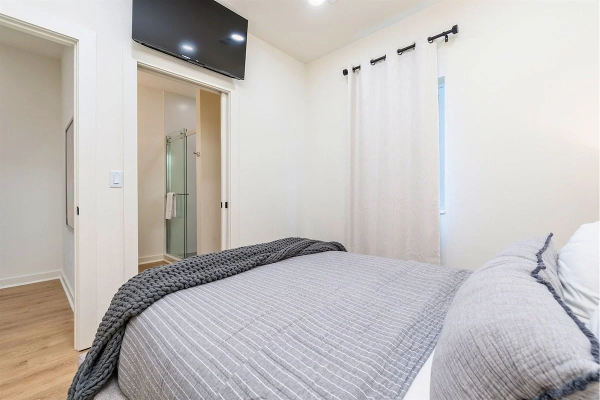 Bedroom 3 image 1