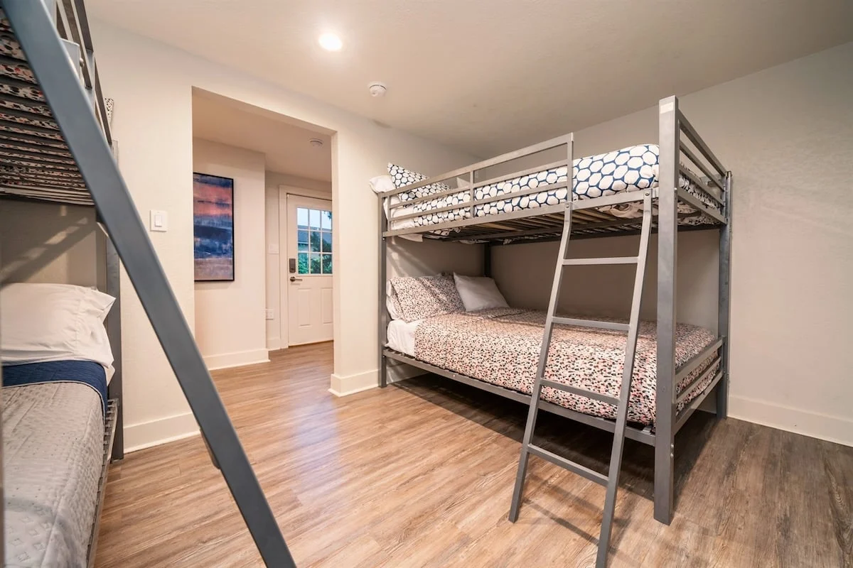 Bedroom 3 image 1