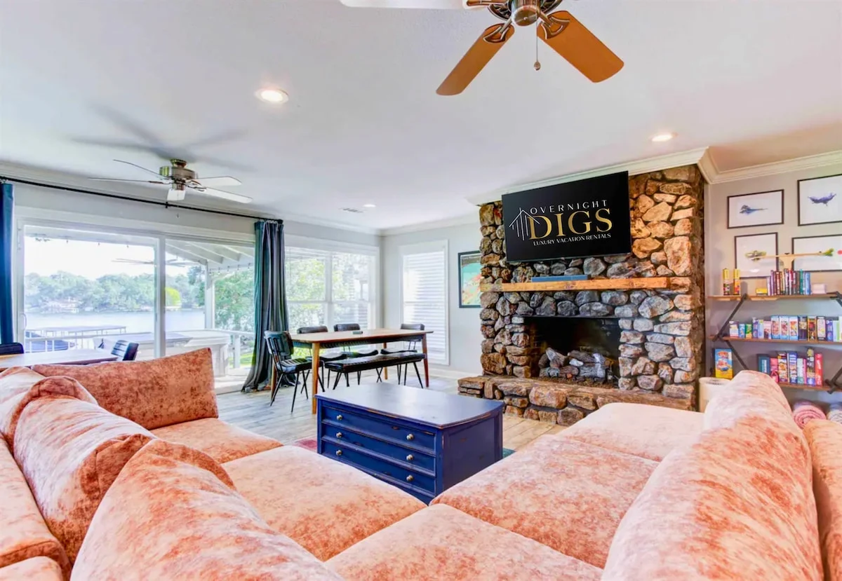Home in Hot Springs property photo 3