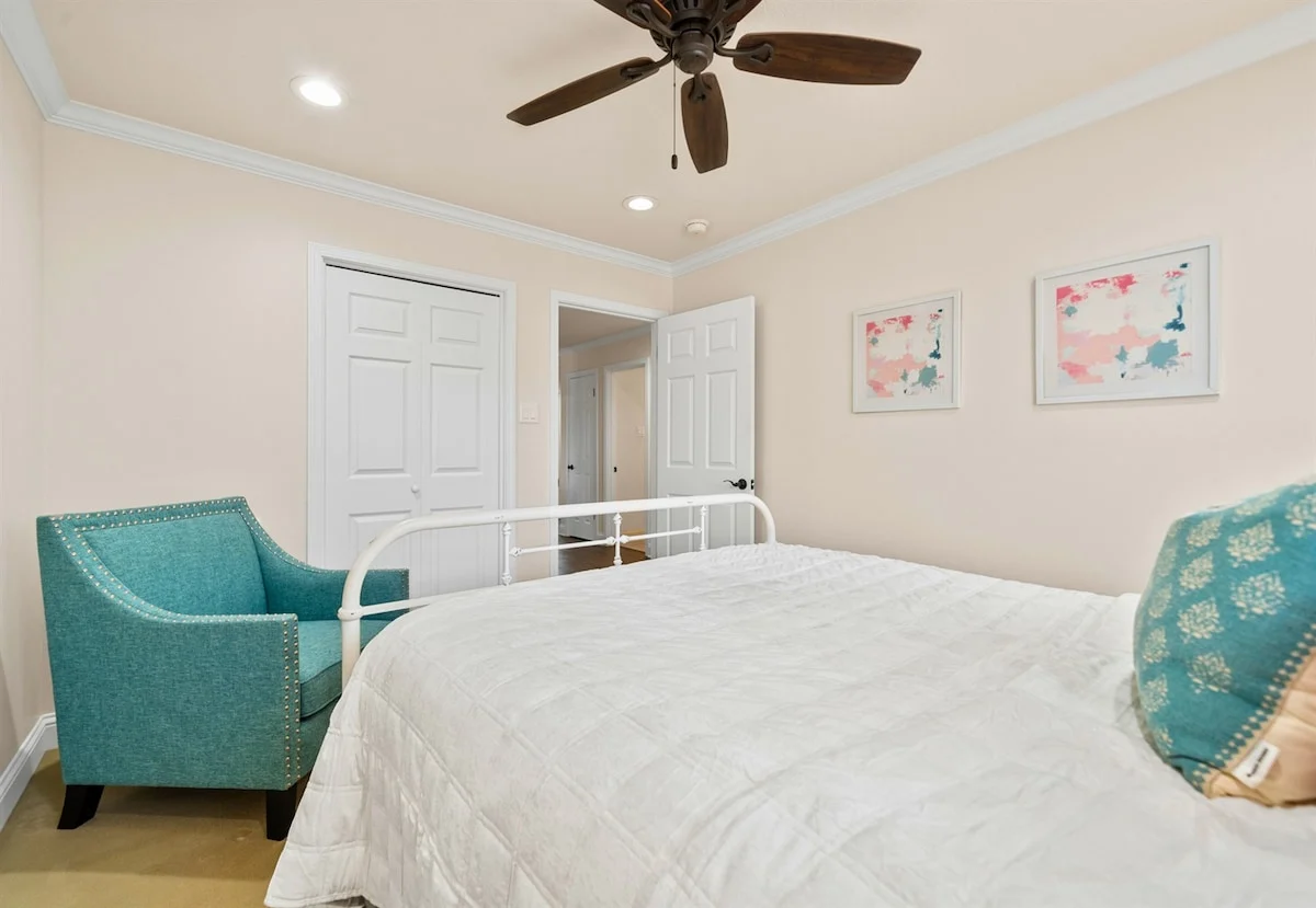 Bedroom 3 image 1