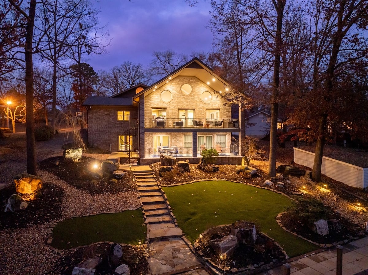 Home in Hot Springs property photo 3