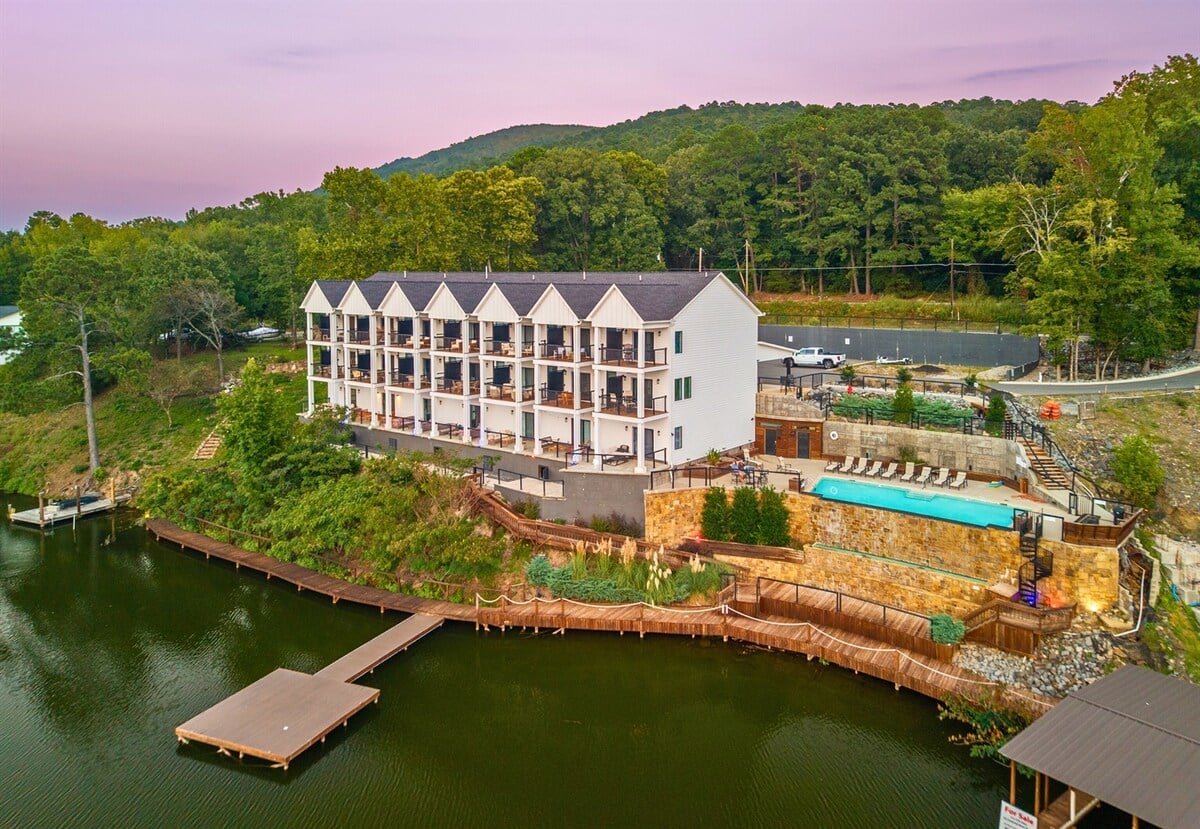 Townhome in Hot Springs property photo 3