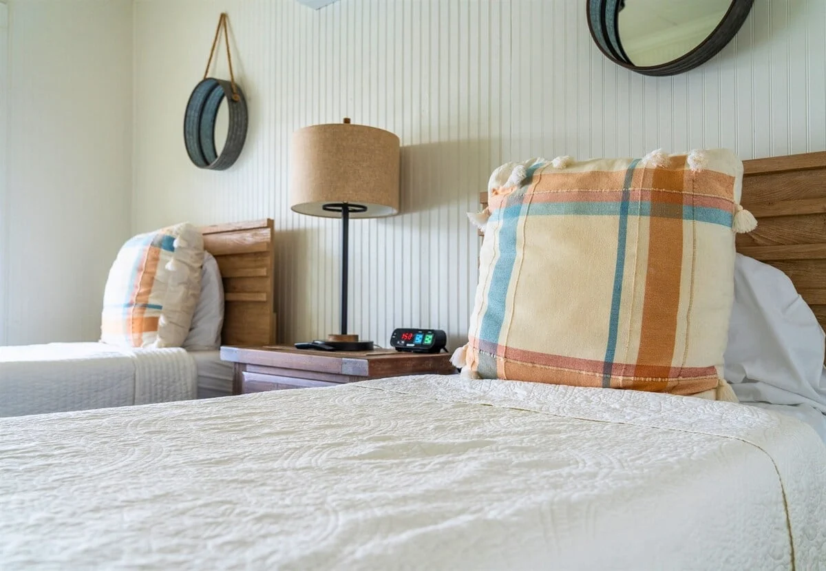 Bedroom 3 image 1