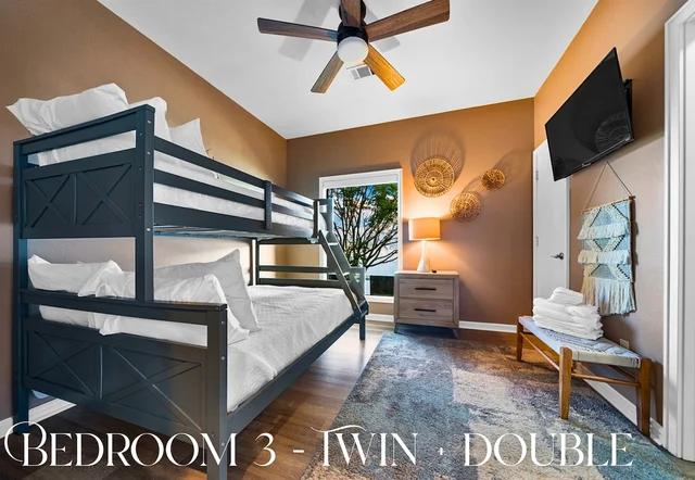 Bedroom 1 image 1