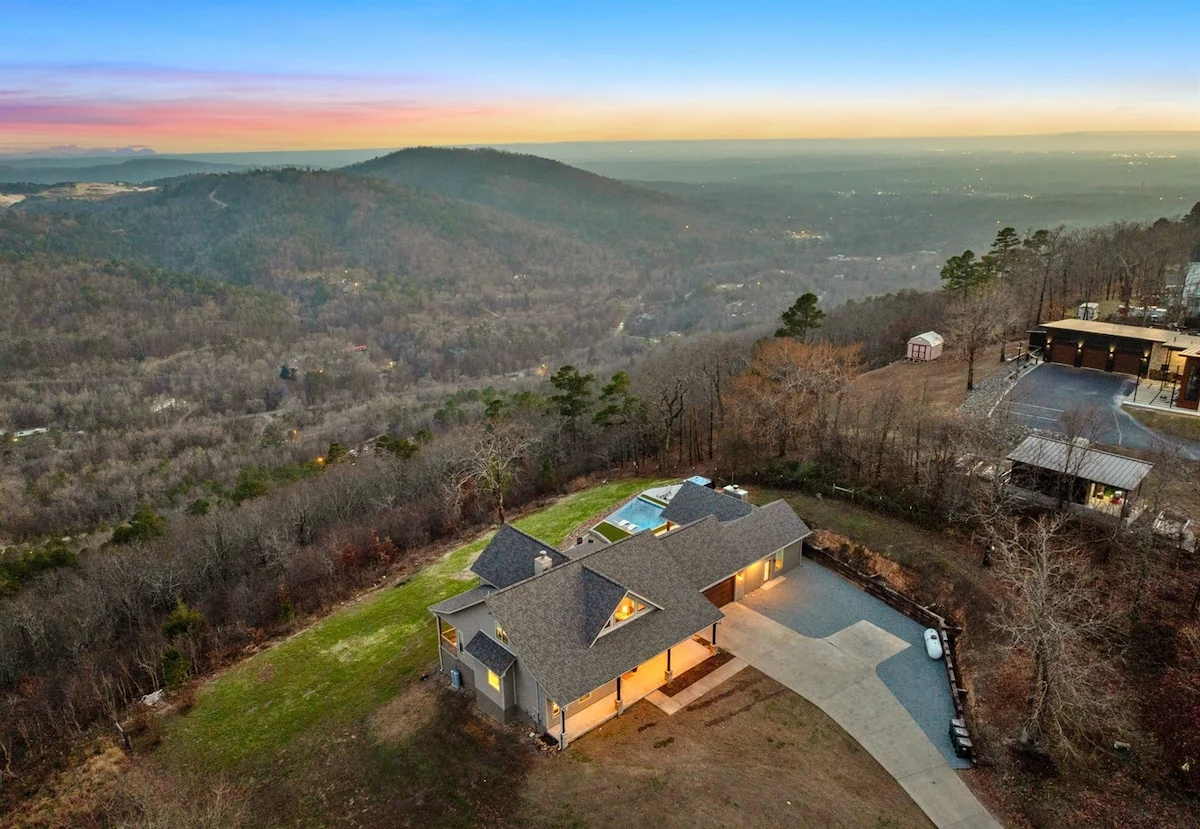 Home in Hot Springs property photo 4