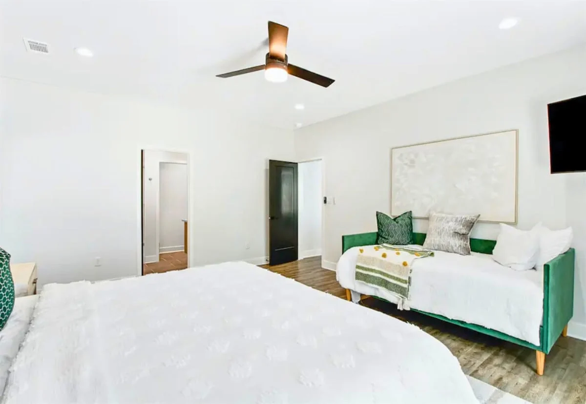 Bedroom 4 image 1