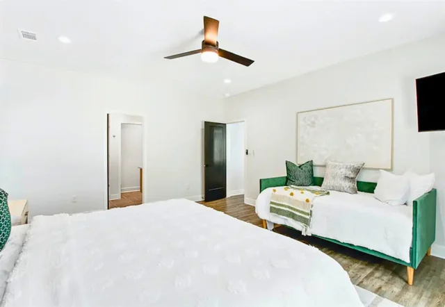 Bedroom 4 image 1