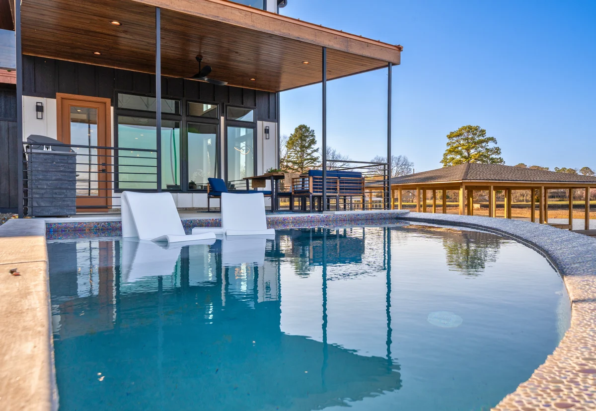 Home in Lake Hamilton property photo 3