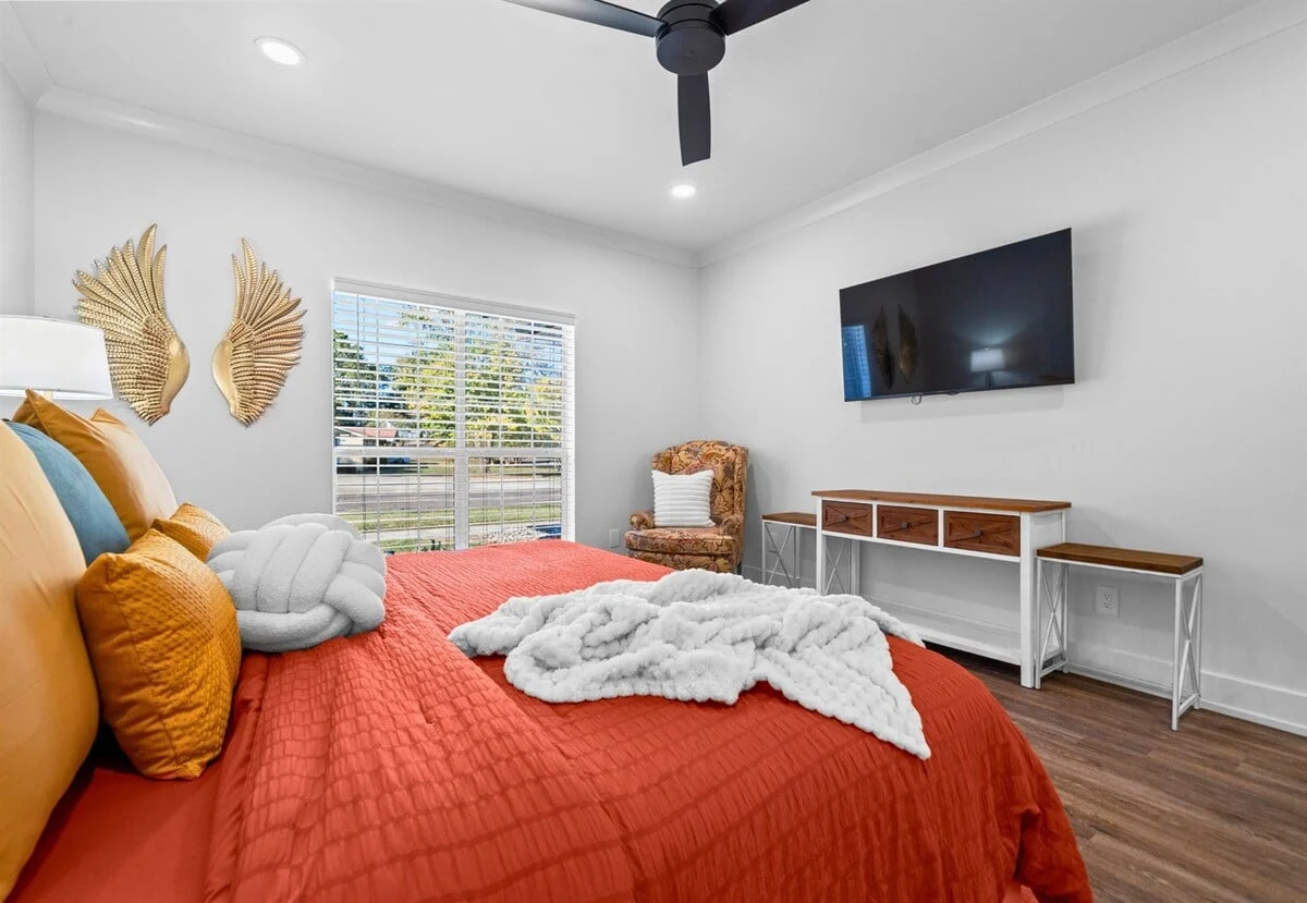 Bedroom 1 image 1