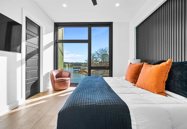 Bedroom 1 image 1