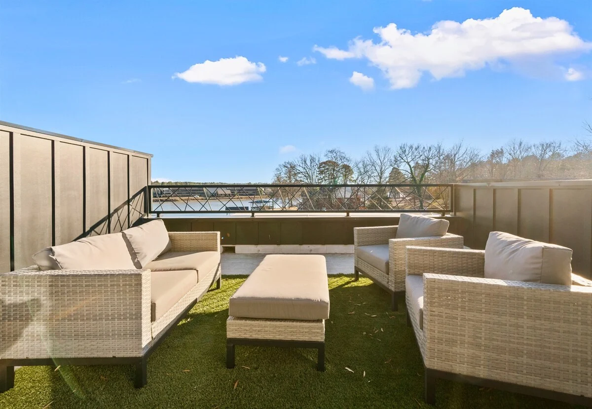 Townhome in Piney property photo 5