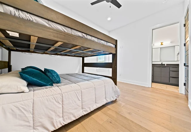 Bedroom 3 image 1