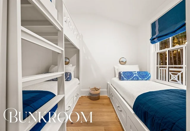 Bedroom 1 image 1
