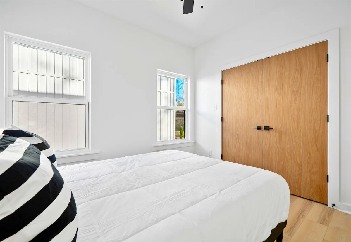 Bedroom 1 image 1