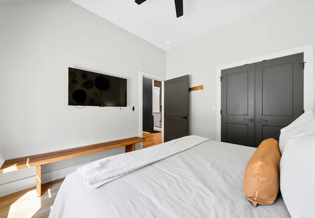 Bedroom 3 image 1