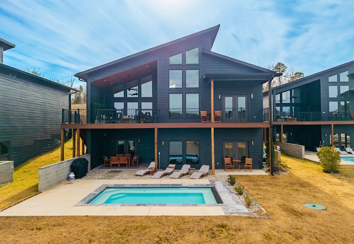 Home in Hot Springs property photo 2