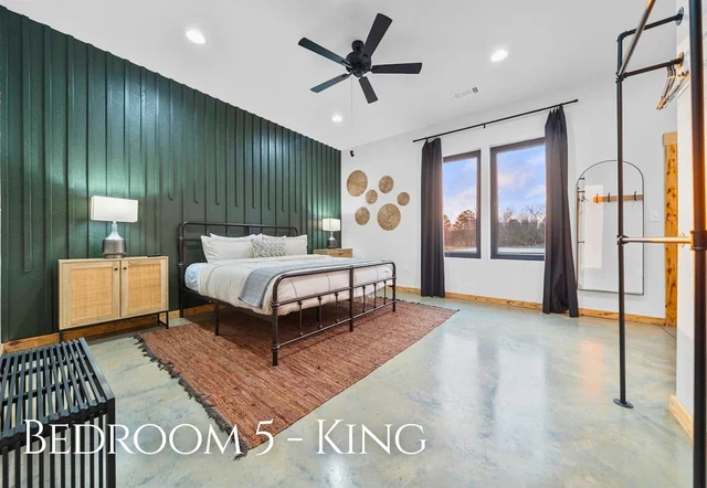 Bedroom 1 image 1