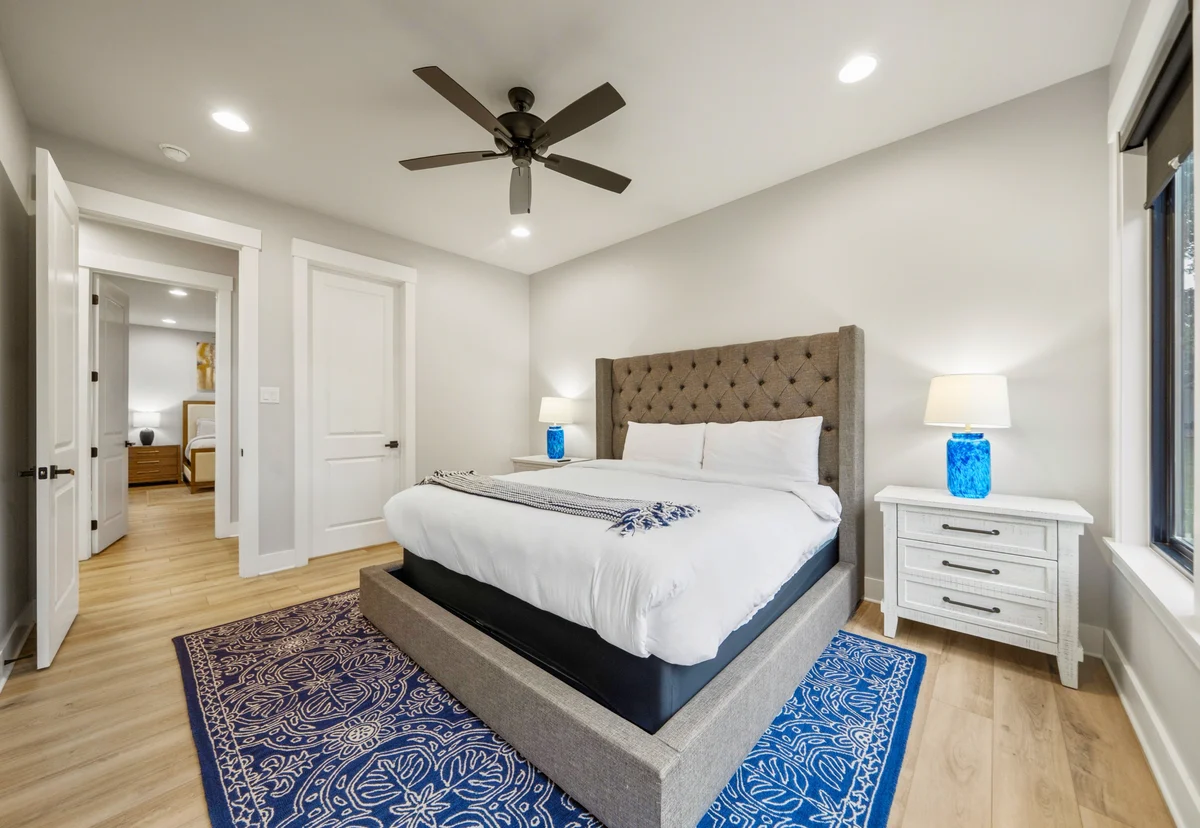 Bedroom 3 image 1