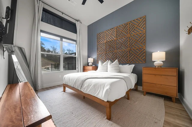 Bedroom 1 image 1