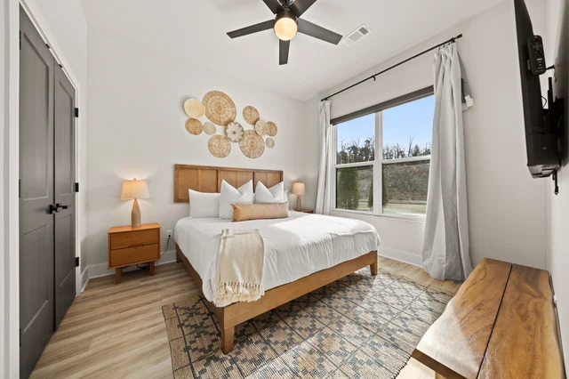 Bedroom 13 image 1