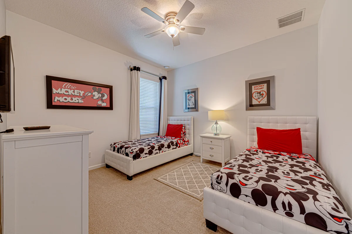 Bedroom 1 image 1