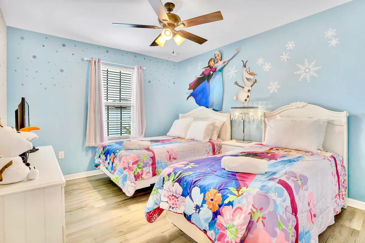 Bedroom 1 image 1