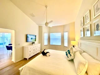Bedroom 1 image 1
