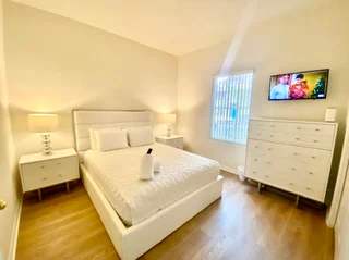 Bedroom 2 image 1