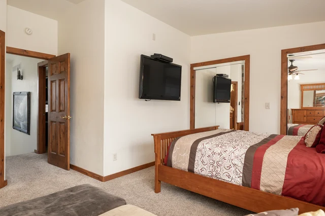 Primary bedroom image 1