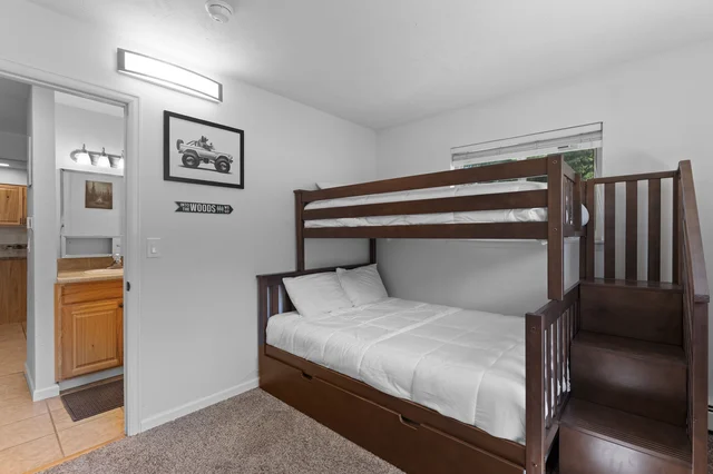 Primary bedroom image 1