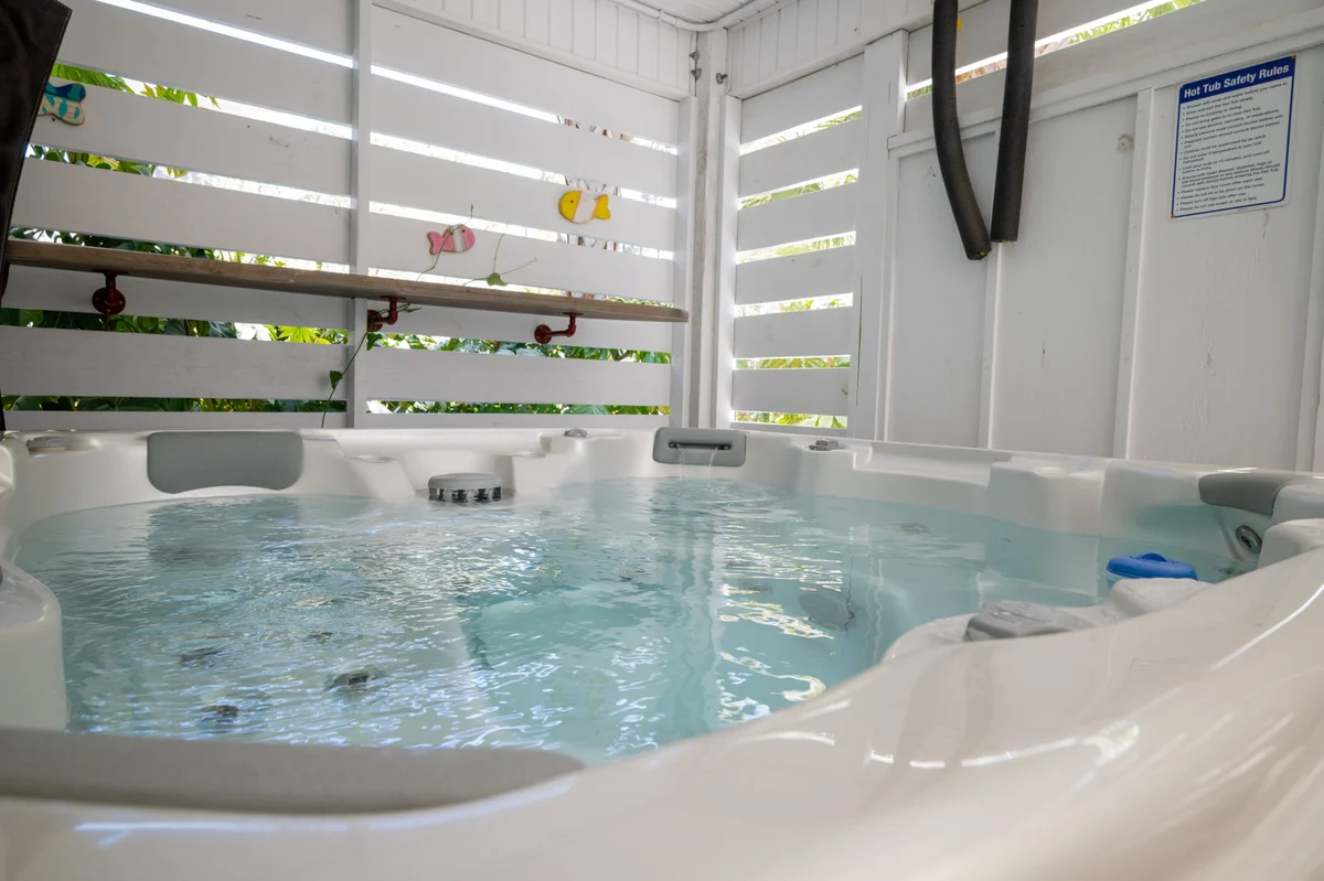 Home in Oak Island property photo 5