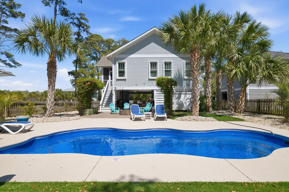Home in Oak Island property photo 3