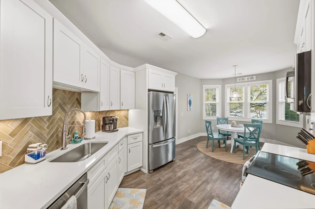 Home in Oak Island property photo 5