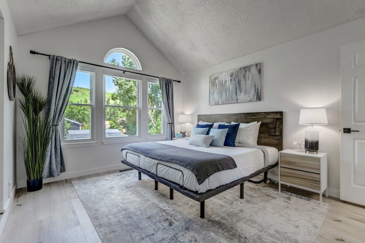 Home property photo 3