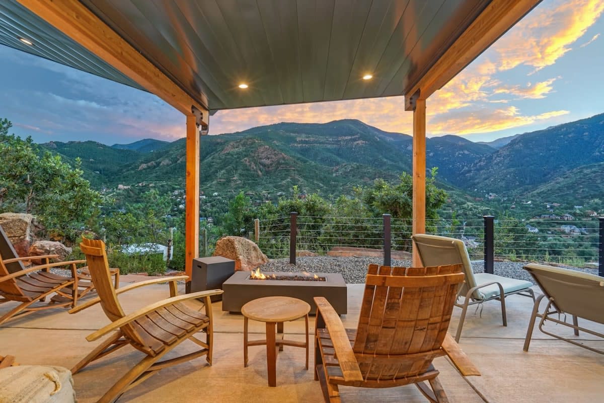 Luxury Retreat, Hot Tub, Sauna, Gym, Manitou property photo 1