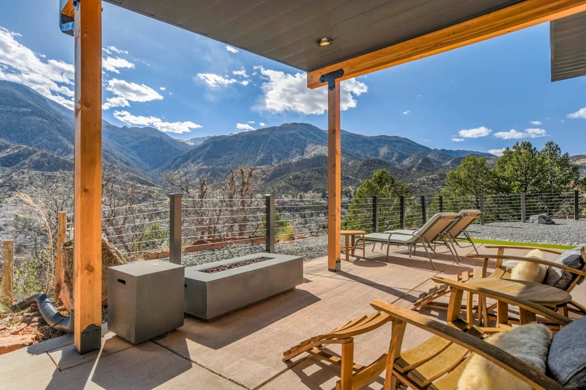 Luxury Retreat, Hot Tub, Sauna, Gym, Manitou property photo 5