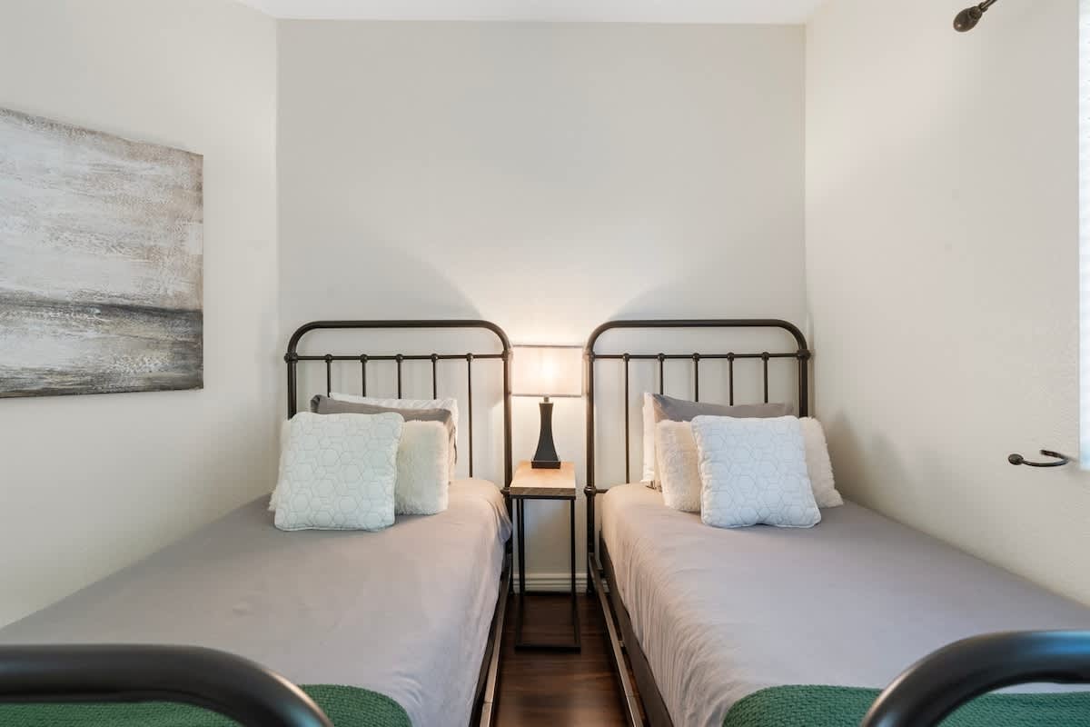 Bedroom image 1