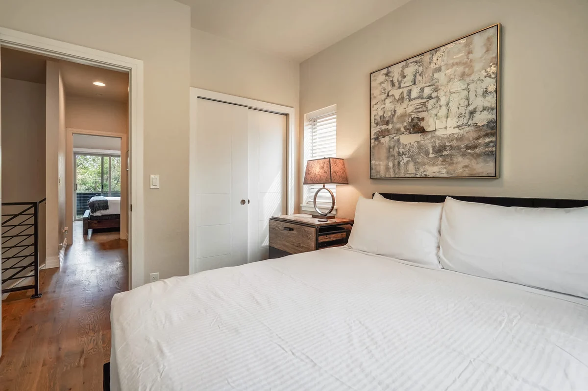 Bedroom image 1