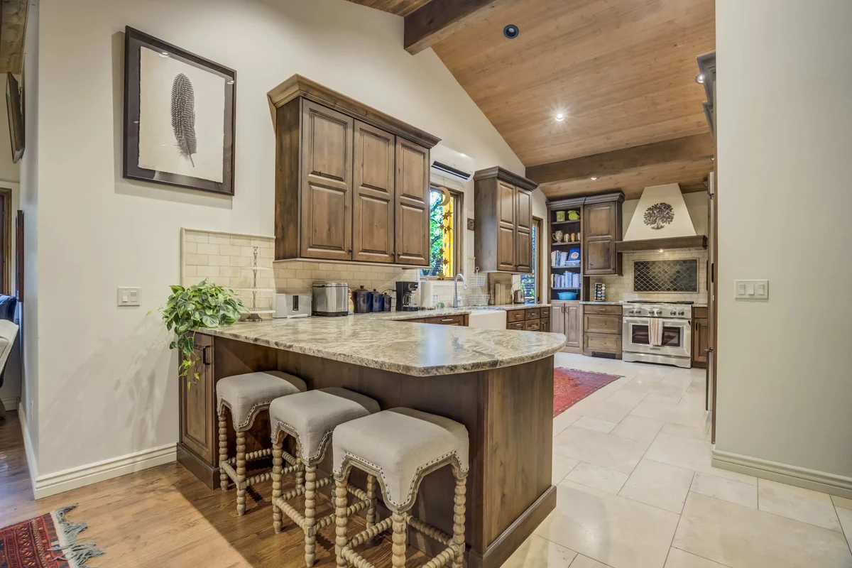 Hot tub, Outdoor dining, BBQ Grill, Fire pit & Gym property photo 4
