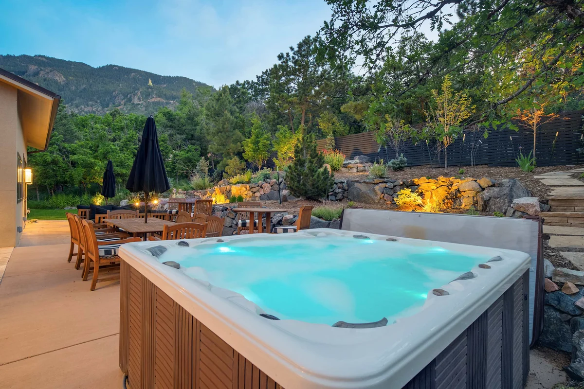 Hot tub, Outdoor dining, BBQ Grill, Fire pit & Gym property photo 1