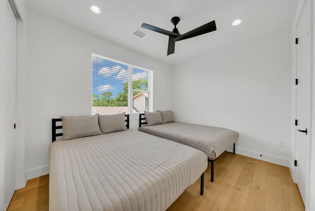 Home in Austin property photo 2