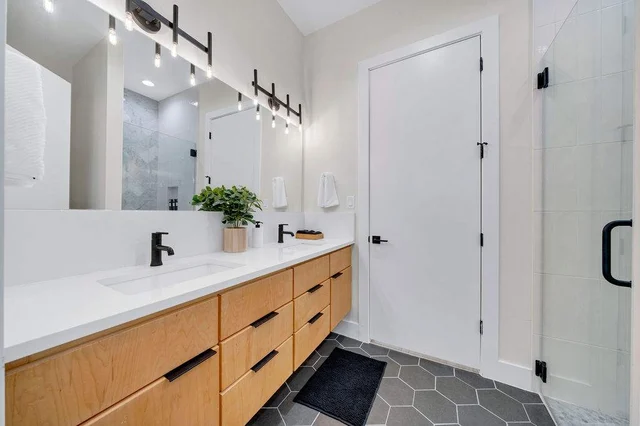Home in Austin property photo 8