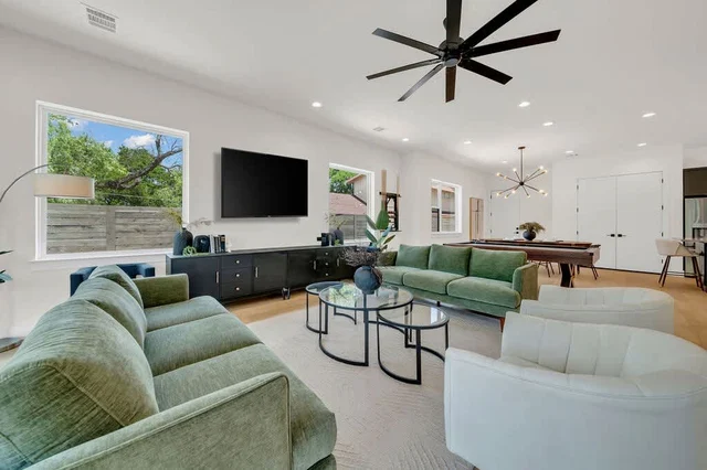 Home in Austin property photo 12