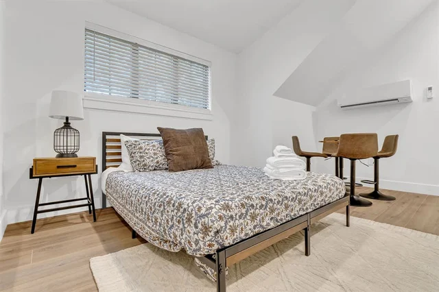 Bedroom image 1